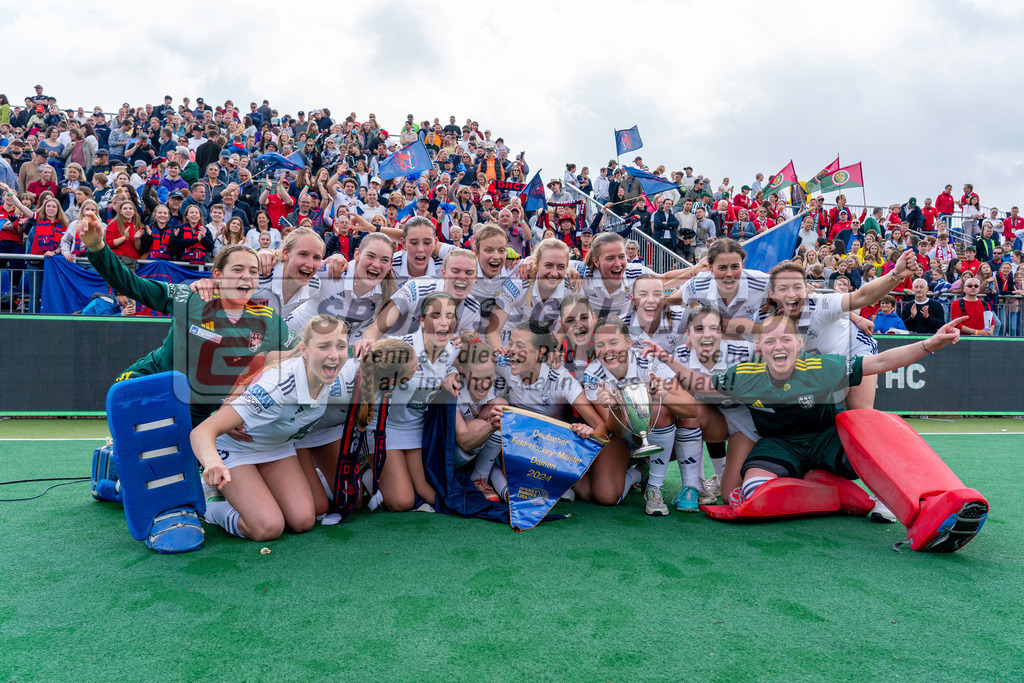 Final4_20240519-1320-0049 | Bonn, Deutschland, 19.05.2024:  in Aktion waehrend des Spiels der Deutsche Feldhockey-Meisterschaften 2024 zwischen Final 4 Damen Finale Düsseldorfer HC - Mannheimer HC im Bonner THV am 19.05.2024 in Bonn, Deutschland. (Foto von Stephan Fehrmann)

Bonn, Germany, 19.05.2024:  in action during the game of Deutsche Feldhockey-Meisterschaften 2024 between Final 4 Damen Finale Düsseldorfer HC - Mannheimer HC in Bonner THV at 19.05.2024 in Bonn, Deutschland. (Foto from Stephan Fehrmann)