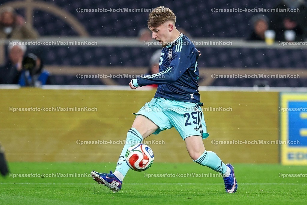 DFB30032600063 | 30.03.2026, Fußball, Länderspiel, Deutschland - Ghana, MHP-Arena (Stuttgart), Saison 2025 2026: Lennart Karl (GER #25)  DFB regulations prohibit any use of photographs as image sequences and or quasi-video.