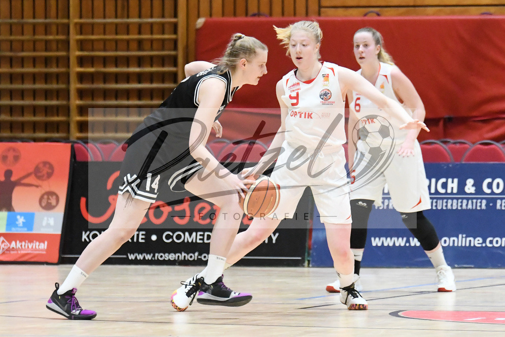 20200126_OSCTGN_0020 | Basketball, Juniorinnen: Britta Franziska Vogel (TG Neuss Junior Tigers) und Frieda Bühner (OSC Junior Panthers) im Zweikampf beim Spiel der WNBL zwischen OSC Junior Panthers vs. TG Neuss Junior Tigers am 26.01.2020 im Panthers Dome in Osnabrück, Deutschland.(Foto von Nico Paetzel) - Realisiert mit Pictrs.com
