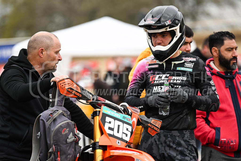 Motocross Schlatt bei Winterthur - 30. April 2023 | #205 Franc Anthony aus Choex (CH) auf KTM vor dem Start in der Kategorie ProRace Serie am Motocross Schlatt bei Winterthur, 30. April 2023. 
Instagram: @mx_schlatt | @mc_wila | @sam_schweiz
Bild: Sportfotografie Markus Aeschimann | www.markus-aeschimann.ch - Realisiert mit Pictrs.com