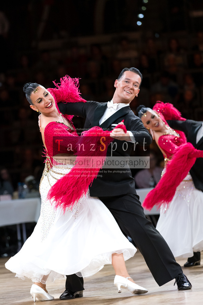 20241109_DM-Formationen_6765 | Tanzsportbilder, Standardtanz, Lateintanz, WDSF, DTV, LTVB, dancecomp, goc, hessen tanzt, blaues band der spree, walzer, tango, wiener walzer, slowfox, quickstepp, samba, rumba, cha-cha-cha, paso doble. jive, hd-kroft photography, turniertanzsport