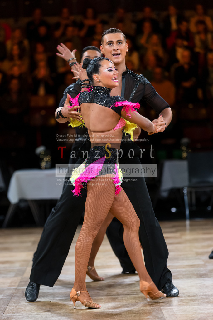 20241109_DM-Formationen_Vorrunde_1855 | Tanzsportbilder, Standardtanz, Lateintanz, WDSF, DTV, LTVB, dancecomp, goc, hessen tanzt, blaues band der spree, walzer, tango, wiener walzer, slowfox, quickstepp, samba, rumba, cha-cha-cha, paso doble. jive, hd-kroft photography, turniertanzsport