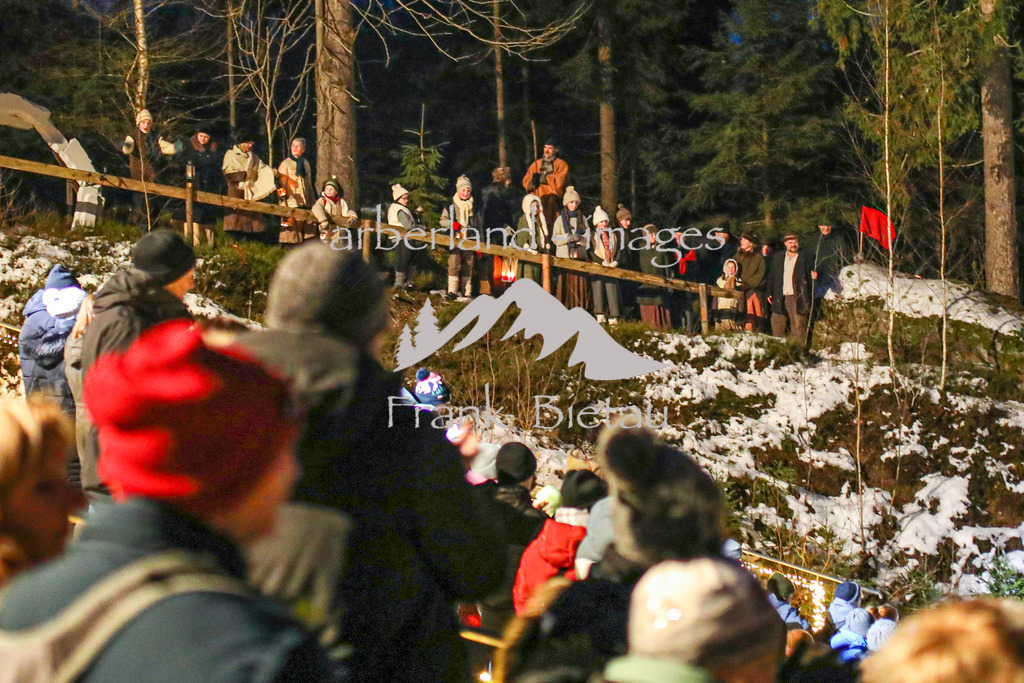 OE7A0408 | Theaterstück, die Kinder im Schnee