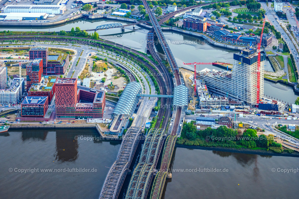 Hamburg_Elbbrücken_ELS_6268200925 | HAMBURG 19.09.2025 Haltestelle Elbbrücken der U-Bahn in Hamburg, Deutschland. Weiterführende Informationen bei: SEH Engineering GmbH. // The train stop Elbbruecken of the subway line 4 in Hamburg, Germany. Further information at: SEH Engineering GmbH. Foto: Martin Elsen