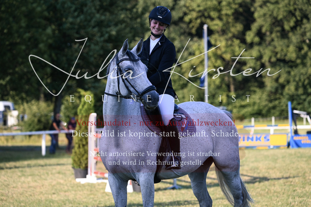DSC_1910 | Pferde- und Turnierfotografie in Westsachsen. Pferdeportraits, Auftragszeichnungen und intuitive Kunst.