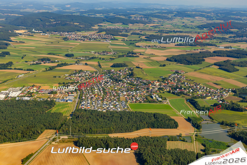 Das Luftbild zeigt :  Schmidgaden - Die Luftaufnahme wurde 2024 vom UL-Flugzeug aus erstellt ( keine Drohne ) - Hochauflösende Luftaufnahme - Für grossformatige Ausdrucke geeignet. Die Geschenkidee !Mit Lizenz und Bildrechte bestellbar