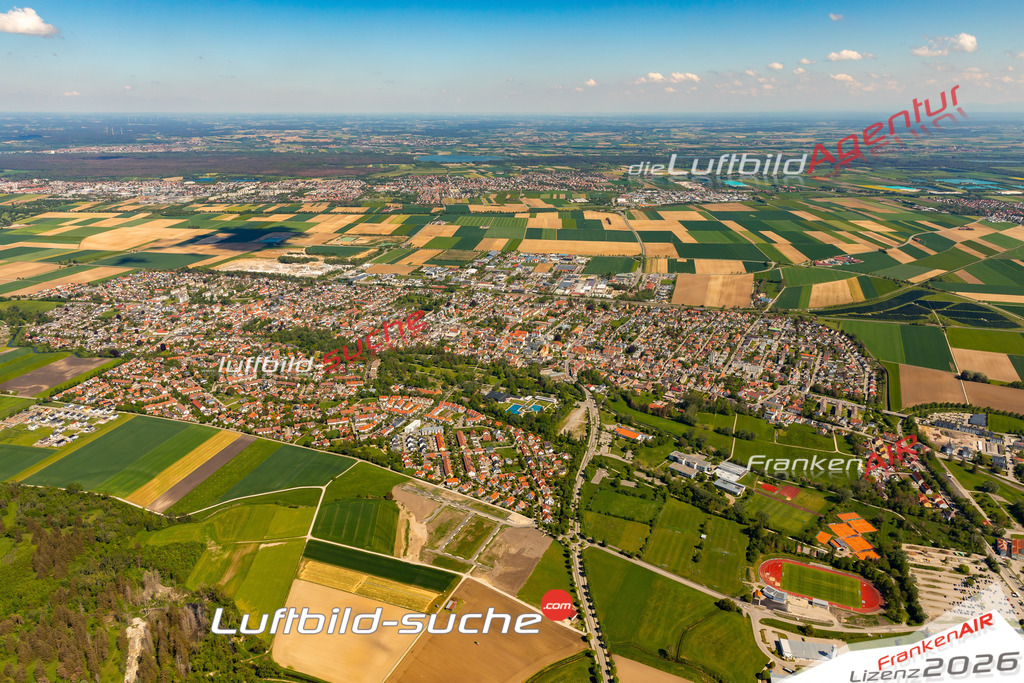 Das Luftbild zeigt :  Bobingen - Die Luftaufnahme wurde 2024 vom UL-Flugzeug aus erstellt ( keine Drohne ) - Hochauflösende Luftaufnahme - Für grossformatige Ausdrucke geeignet. Die Geschenkidee !Mit Lizenz und Bildrechte bestellbar