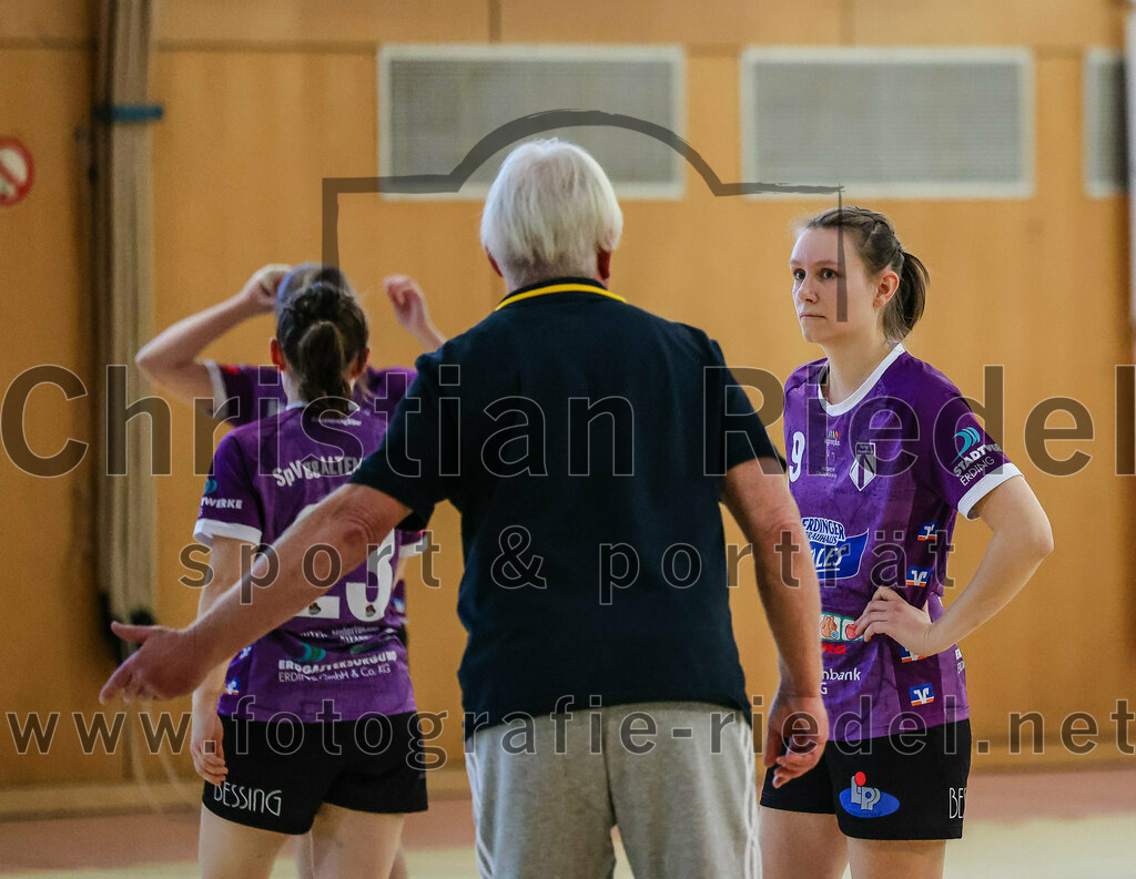 2023-12-16_029_SpVgg_Altenerding_gegen_HC_Donau-Paar_II | Erding, Deutschland, 16.12.2023:
Handball, Bezirksoberliga Frauen Altbayern 2023 / 2024, 10. Spieltag, SpVgg Altenerding gegen HC Donau/Paar II, Endergebnis: 22:22

Foto: Christian Riedel / fotografie-riedel.net