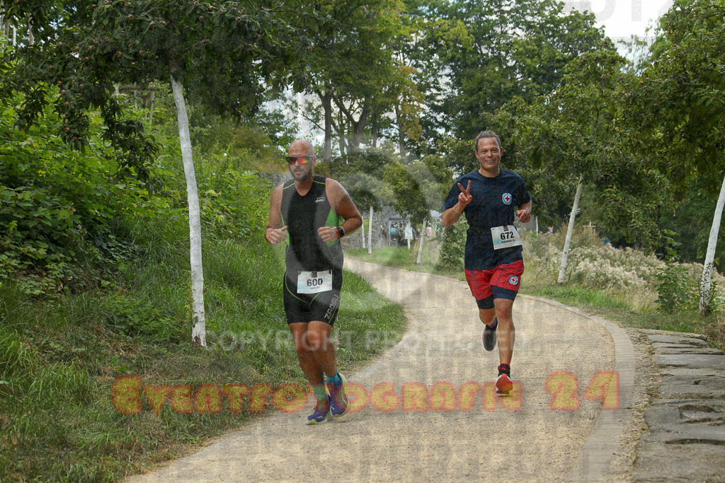 250824_1422_EX1_6008 | Sportfotografie im Rhein-Sieg Kreis, Köln, Bonn, NRW, Rheinland Pfalz, Hessen, etc. Unser Tätigkeitsfeld umfasst den Laufsport vom Volkslauf über den Marathon, Duathlon, Triathon bis zum Ultralauf wie Kölnpfad Ultra oder Schindertrail.