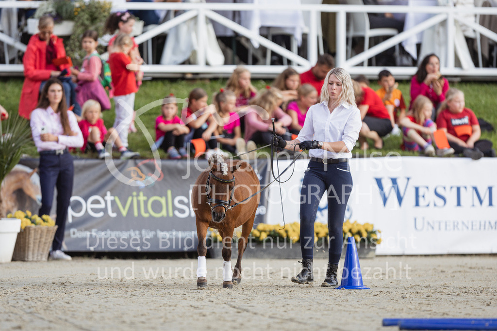 230728_BHO_Showprogramm-520 | Deine schönsten Turniermomente als professionelle Fotos! Entdecke hochwertige Pferdesport-Fotografie im Online-Shop. Jetzt Fotos finden & bestellen!