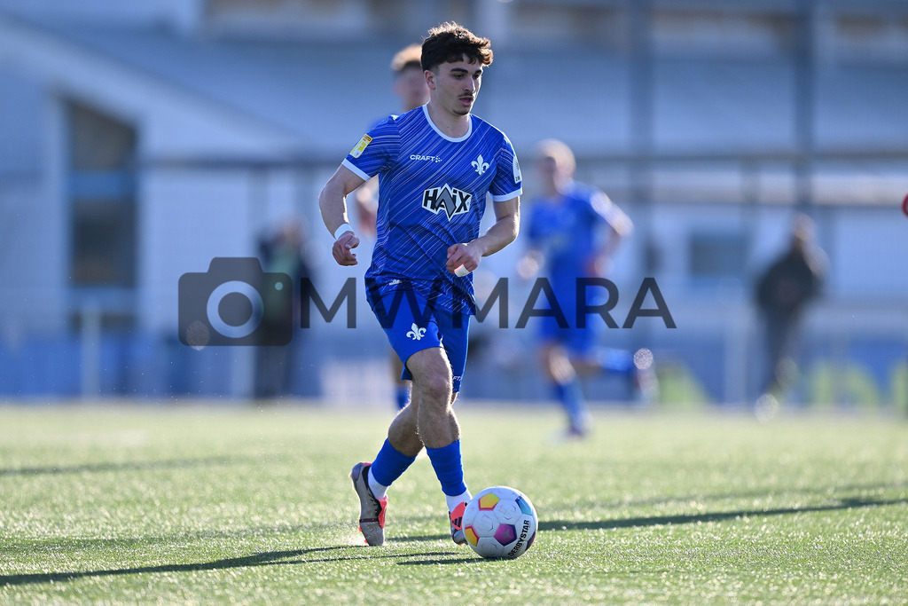 250305_EP__1639 | MWMARA - Realisiert mit Pictrs.com