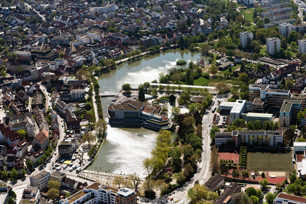 dr__0051046.jpg | BöBLINGEN 22.04.2020 Gebäude der Veranstaltungshalle Kongresshalle Böblingen in Böblingen im Bundesland Baden-Württemberg, Deutschland. // Building of the indoor arena Kongresshalle Boeblingen in Boeblingen in the state Baden-Wuerttemberg, Germany. Foto: Daniel Reiter
