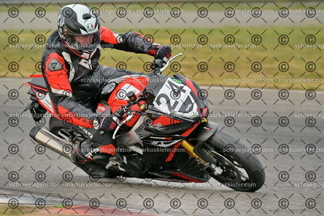 25bt05-0505 | markuskiefer.com - Realisiert mit Pictrs.com