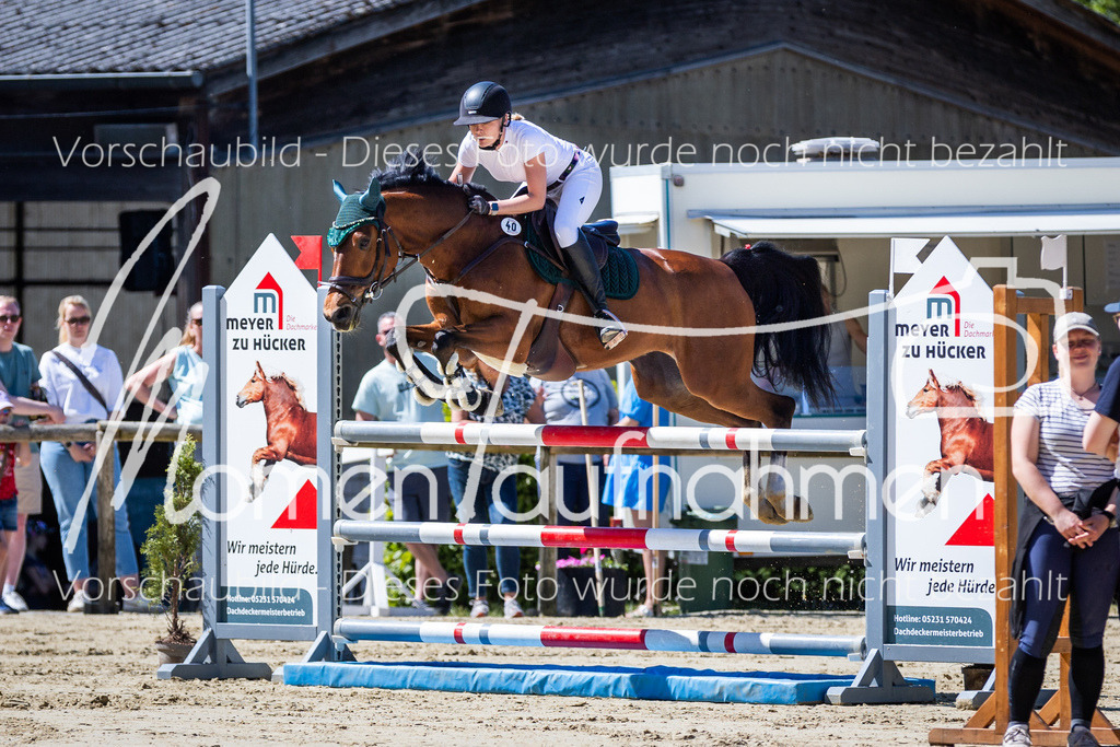 Donop24-M-Spr-016 | MomenTaufnahmen Pferdesportfotos