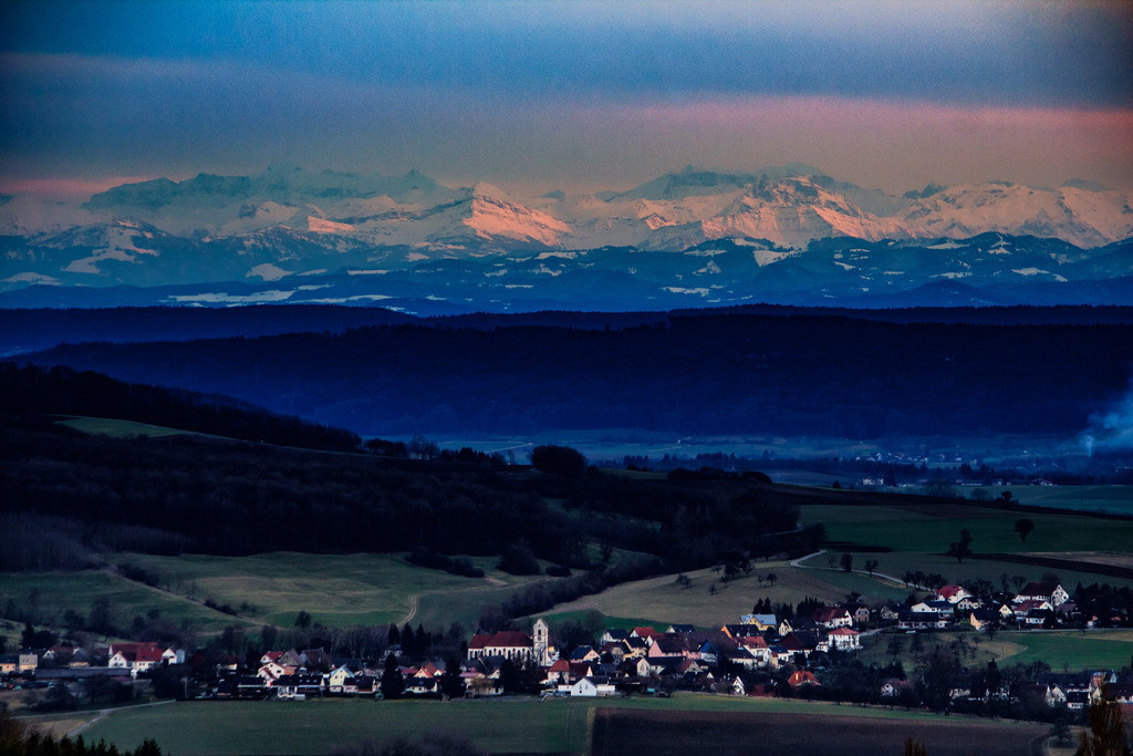 binningen | Rothenburg ob der Tauber. Nur hier gibt es Exklusive und passend zur Jahreszeit Ihr Wandbild, T-Shirt, Tasse und alles was das Rothenburg Herz begehrt. - Realisiert mit Pictrs.com