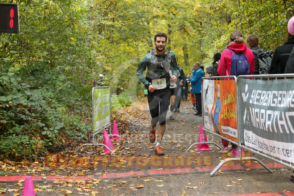 251026_1228_EX1_0466 | Sportfotografie im Rhein-Sieg Kreis, Köln, Bonn, NRW, Rheinland Pfalz, Hessen, etc. Unser Tätigkeitsfeld umfasst den Laufsport vom Volkslauf über den Marathon, Duathlon, Triathon bis zum Ultralauf wie Kölnpfad Ultra oder Schindertrail.