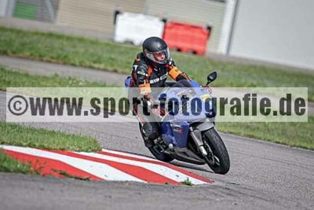 pube3237 | Professionelle Fotos von Sportveranstaltungen, aber auch Hochzeiten und anderen Events. - Realisiert mit Pictrs.com