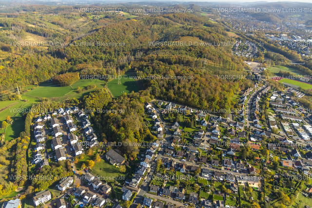 Hagen221016491 | Luftbild, Wohngebiet Neuer Kronocken, Alte Heerstraße, Henkhauser- und Hasselbachtal
Naturschutzgebiet, Wald in Herbstfarben, Henkhausen, Hohenlimburg, Hagen, Ruhrgebiet, Nordrhein-Westfalen, Deutschland