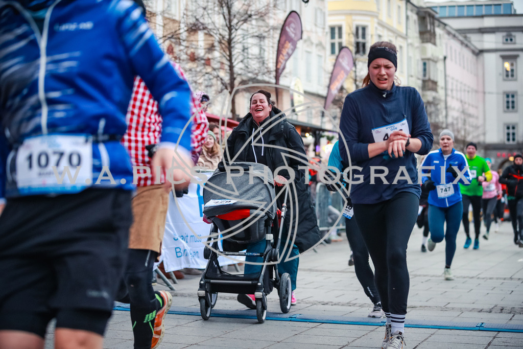 SILVESTERLAUF LINZ 25 | Linz, AUSTRIA, 31. Dezember 25, TRIRUN SILVESTERLAUF LINZ 25 , Image shows: 
Photo: WAPICS / BINDER Manuel
