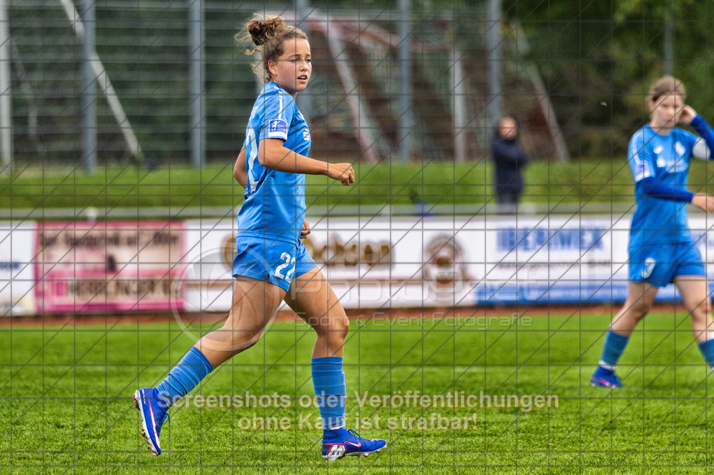 20261010_144040_0655-Bearbeitet_(c)_by_PhotoPeet | #,1.FC Donzdorf (schwarz) vs. SC Sand (blau), Fußball, EnBW-Oberliga B -Juniorinnen, 05. Spieltag, Saison 2026/2027, Rasenplatz Lautertal Stadion, Süßener Straße 16, 73072 Donzdorf, 10.10.2026 - 14:00 Uhr,Foto: PhotoPeet / Sport- &amp; Eventfotografie / Peter Harich