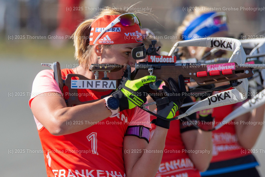 Deutsche Meisterschaften Biathlon 2018 | Deutsche Meisterschaften Biathlon 2018, Massenstart Frauen am 15.09.2018 in der DKB SKI ARENA in Oberhof, (Deutschland)

Bild: Denise Herrmann vom WSC Clausthal-Zellerfeld / BwB (1) - Realisiert mit Pictrs.com