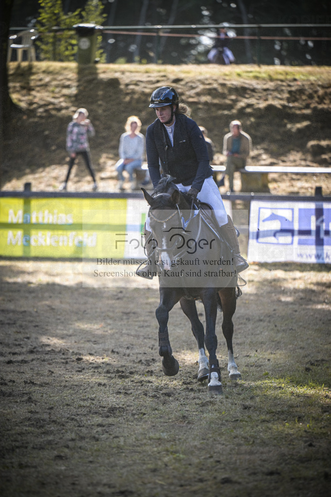 DOS_0100 | Entdecke hochwertige Reitturnierfotos von Foto Oger. Professionell, emotional und authentisch – jetzt Lieblingsmomente im Shop bestellen.Deutschlandweite Turnierfotografie. - Realisiert mit Pictrs.com