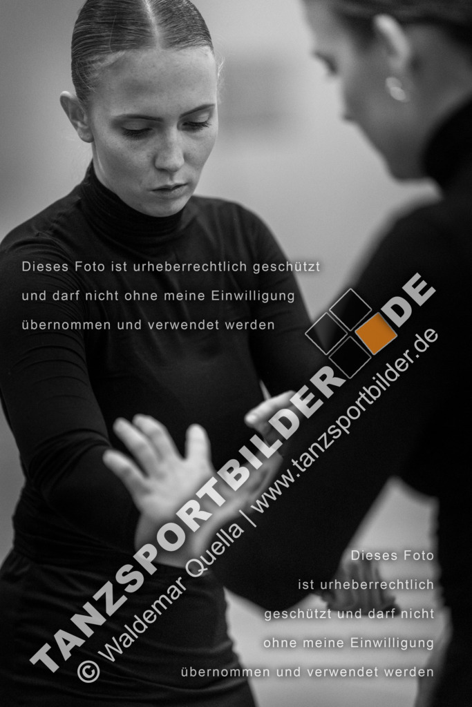 20231020-00609 | Hier finden Sie Tanz Bilder vom Latein und Standard Formationen tanzen. Sportbilder vom Tanzsport. Schöne Fotos und von Weltmeisterschaft, Europameisterschaft, Bundesliga, Regionalliga, Oberliga und Landesliga sowie von GOC Stuttgart, DanceComp, WM Bremen