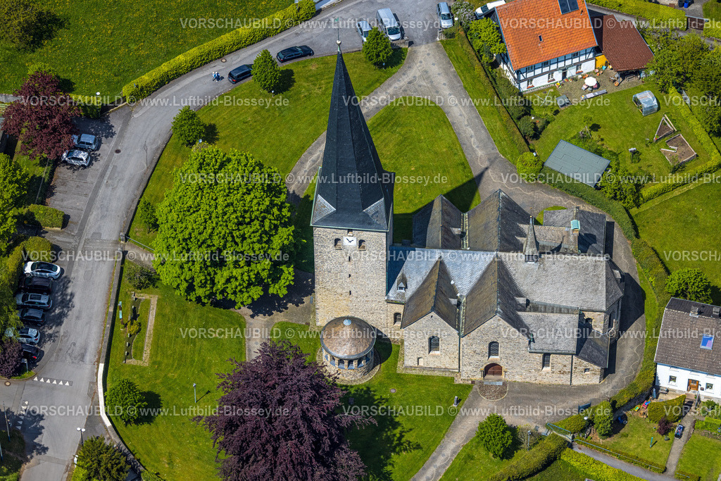 Sundern230504967Stockum | Luftbild, Kath. Kirche St. Pankratius, Stockum, Sundern, Sauerland, Nordrhein-Westfalen, Deutschland