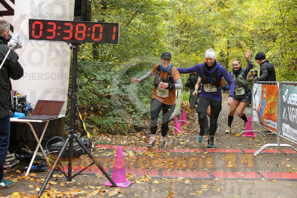 251026_1339_EX1_3810 | Sportfotografie im Rhein-Sieg Kreis, Köln, Bonn, NRW, Rheinland Pfalz, Hessen, etc. Unser Tätigkeitsfeld umfasst den Laufsport vom Volkslauf über den Marathon, Duathlon, Triathon bis zum Ultralauf wie Kölnpfad Ultra oder Schindertrail.