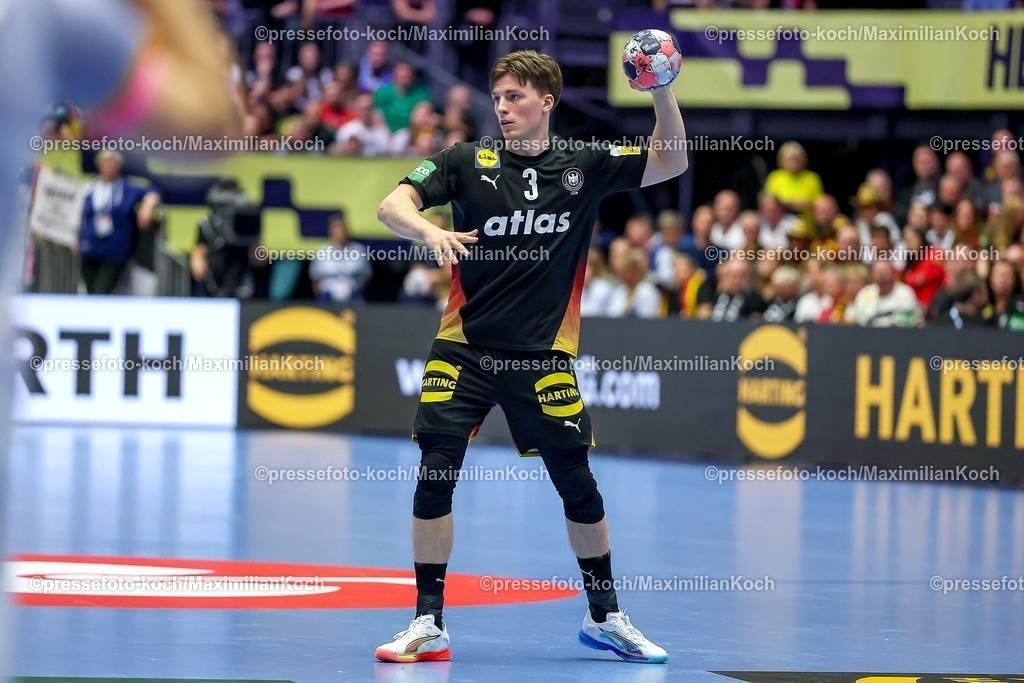 EHF19012602063 | 19.01.2026, Handball, Men's EHF EURO 2026, Deutschland - Spanien, Jyske Bank Boxen in Herning, Dänemark, Preliminary Round:  Nils Lichtlein (Germany #03) 