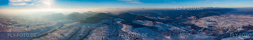 Winterliches Haardtpanorama der Südpfalz von Klingenmünster bis Albersweiler im Schnee | Luftbild: Winterliches Haardtpanorama der Südpfalz von Klingenmünster bis Albersweiler im Schnee in Ranschbach im Bundesland Rheinland-Pfalz in Deutschland. Foto: IMG_54654-Pano.jpg vom 08.12.2012 durch Werner Riehm/FLY-FOTO.de - Realisiert mit Pictrs.com