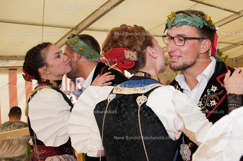 86 | René Burch leidenschaftlicher Fotograf aus Kerns in Obwalden.  Hier finden sie Sport, Landschaft und Natur Fotografie.
 - Realisiert mit Pictrs.com