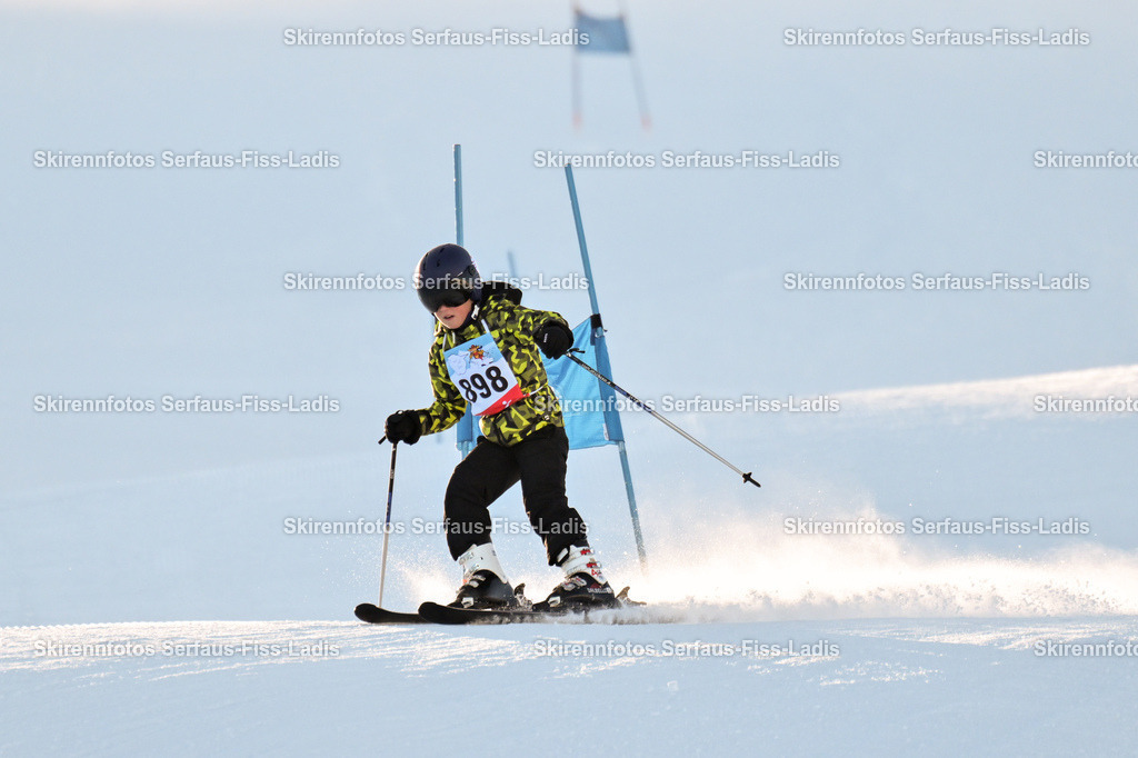 SRF_25.12.2025_0299 | Skirennfotos,Serfaus,Fiss,Ladis,Kinderskirennen,Winter,Tirol,Oberland,skirace,SFL,feelfree,weil wir's genießen,ski,Ski,skifahren,Sonnenplateau, - Realisiert mit Pictrs.com