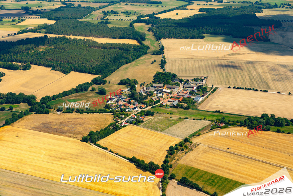 Die Luftaufnahme Peulingen - Stendal wurde 2022 vom Flugzeug aus (keine Drohne) erstellt. Hohe Auflösung -für große Poster und Wandbilder geeignet - Garantiert!