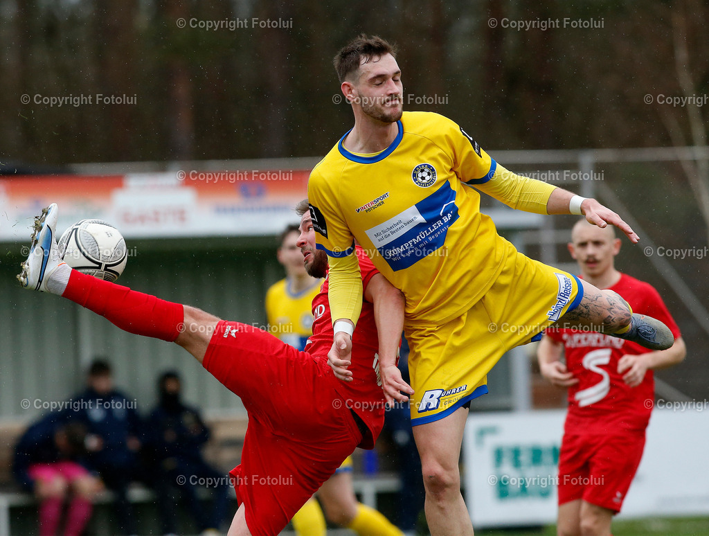 A_LUI_26032023_27 | SPORT,FUSSBALL LL.OST ASKOE OEDT 1B-PUTZLEINSDORF 26.03.2023 
IM BILD: SIMON ABRAHAM (OEDT1B) UND  MATYAS MARKYTAN  (PUTZLEINSDORF) FOTO:FOTOLUI