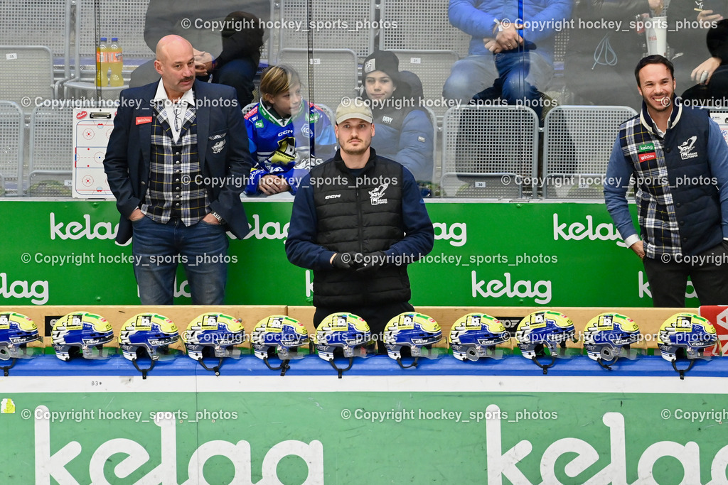 EC IDM WÄRMEPUMPEN VSV vs. Steinbach Black Wings Linz | Spielerbank EC VSV, Herbert Hohenberger Sportdirektor EC VSV, Marco Pewal Assistant Coach EC VSV, EC IDM WÄRMEPUMPEN VSV vs. Steinbach Black Wings Linz, EC IDM WÄRMEPUMPEN VSV vs. Steinbach Black Wings Linz am 28.11.2025 in Villach (Stadthalle Villach), Austria, (Photo by Bernd Stefan)