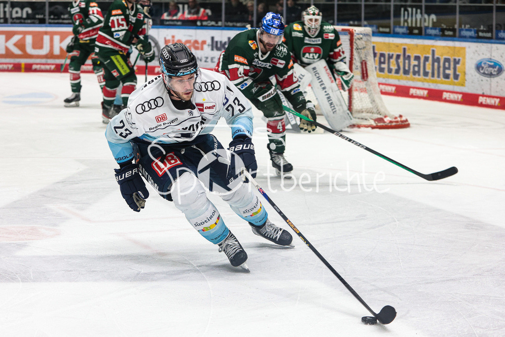 Augsburger Panther - ERC Ingolstadt | Maurice EDWARDS (ING #23) am Puck