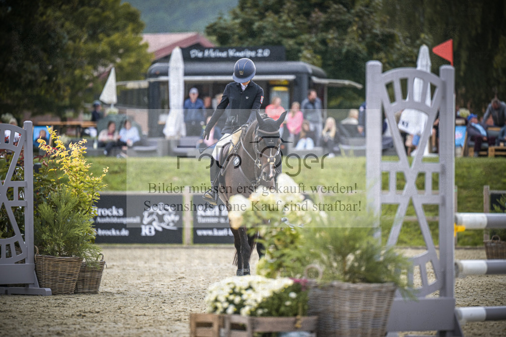 DOS_0209 | Entdecke hochwertige Reitturnierfotos von Foto Oger. Professionell, emotional und authentisch – jetzt Lieblingsmomente im Shop bestellen.Deutschlandweite Turnierfotografie. - Realisiert mit Pictrs.com