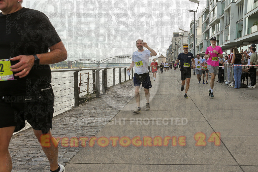 250920_1451_EX1_7932 | Sportfotografie im Rhein-Sieg Kreis, Köln, Bonn, NRW, Rheinland Pfalz, Hessen, etc. Unser Tätigkeitsfeld umfasst den Laufsport vom Volkslauf über den Marathon, Duathlon, Triathon bis zum Ultralauf wie Kölnpfad Ultra oder Schindertrail.