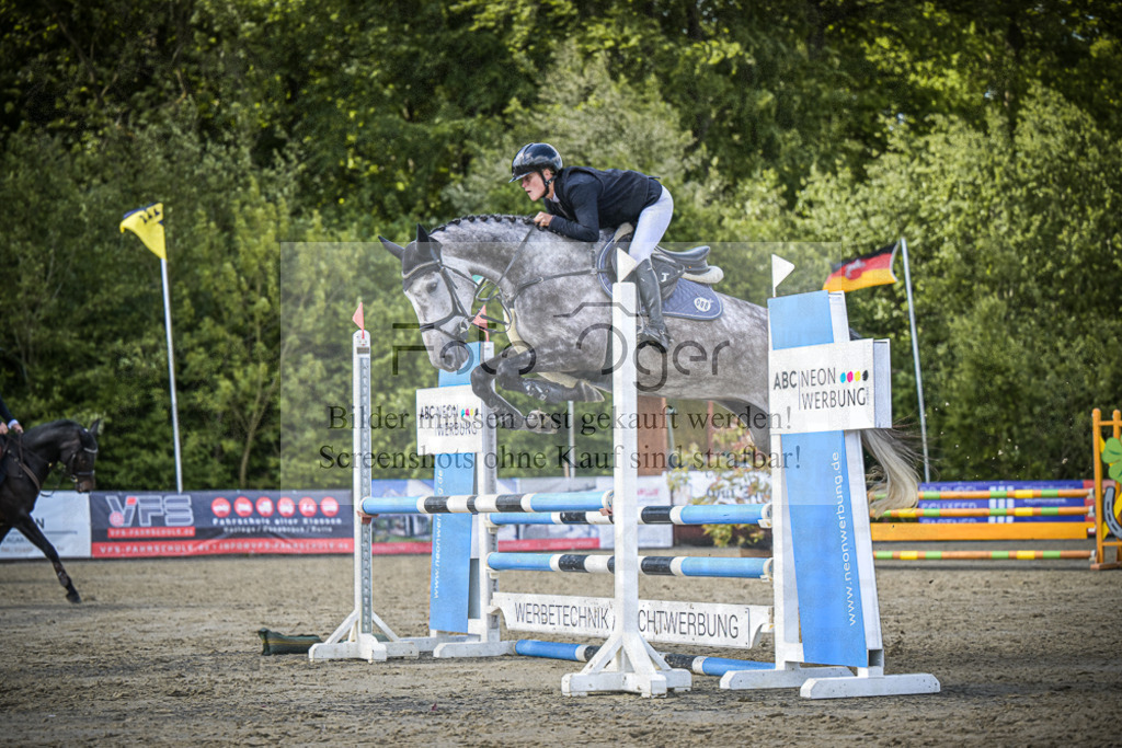 DOS_0631 | Entdecke hochwertige Reitturnierfotos von Foto Oger. Professionell, emotional und authentisch – jetzt Lieblingsmomente im Shop bestellen.Deutschlandweite Turnierfotografie. - Realisiert mit Pictrs.com