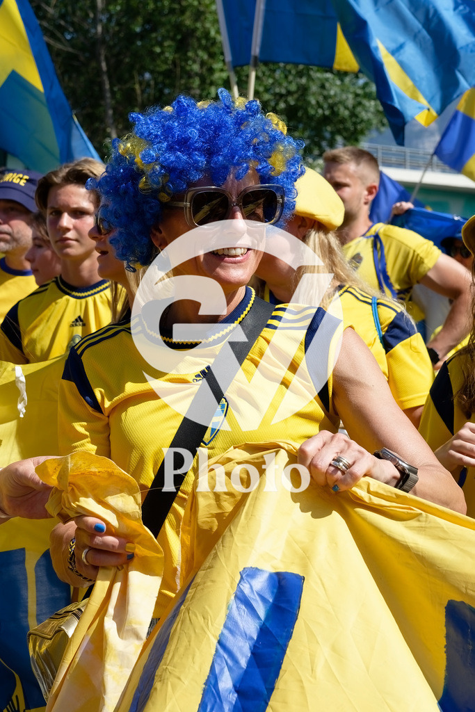 Denmark v Sweden - UEFA Women's EURO 2025 Group C | GENEVA, SWITZERLAND - JULY 4: Fans of Sweden arriving at the stadium before the UEFA Womens EURO 2025 Group C match between Denmark and Sweden at Stade de Geneve on July 4, 2025 in Geneva, Switzerland. (Photo by Giuseppe Velletri/Sports Press Photo/Getty Images)
