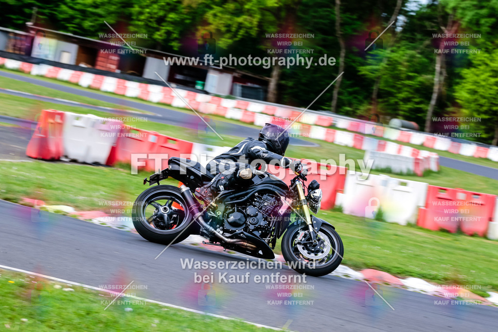 MotoTeamVBK-20087 | Hier findet Ihr Bilder von Touristenfahrten auf der Nürburgring Nordschleife oder von anderen Veranstaltungen die ich besucht habe. Viel Spass beim Durch Schauen 