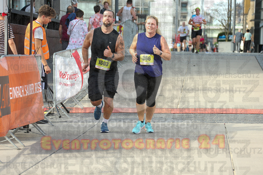 250920_1541_EX1_0427 | Sportfotografie im Rhein-Sieg Kreis, Köln, Bonn, NRW, Rheinland Pfalz, Hessen, etc. Unser Tätigkeitsfeld umfasst den Laufsport vom Volkslauf über den Marathon, Duathlon, Triathon bis zum Ultralauf wie Kölnpfad Ultra oder Schindertrail.