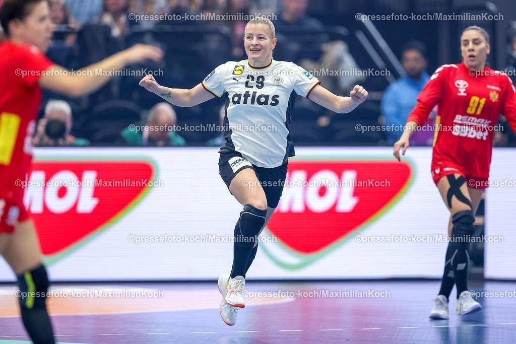 IHF04122501047 | 04.12.2025, Handball WM Frauen, Hauptrunde, Deutschland - Montenegro, 27th IHF Women's Handball World Championship, Westfalenhalle Dortmund: Antje Doll (GER #29) jubelnd 