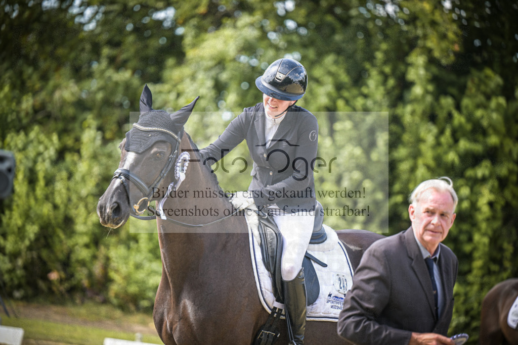 DOS_4315 | Entdecke hochwertige Reitturnierfotos von Foto Oger. Professionell, emotional und authentisch – jetzt Lieblingsmomente im Shop bestellen.Deutschlandweite Turnierfotografie. - Realisiert mit Pictrs.com