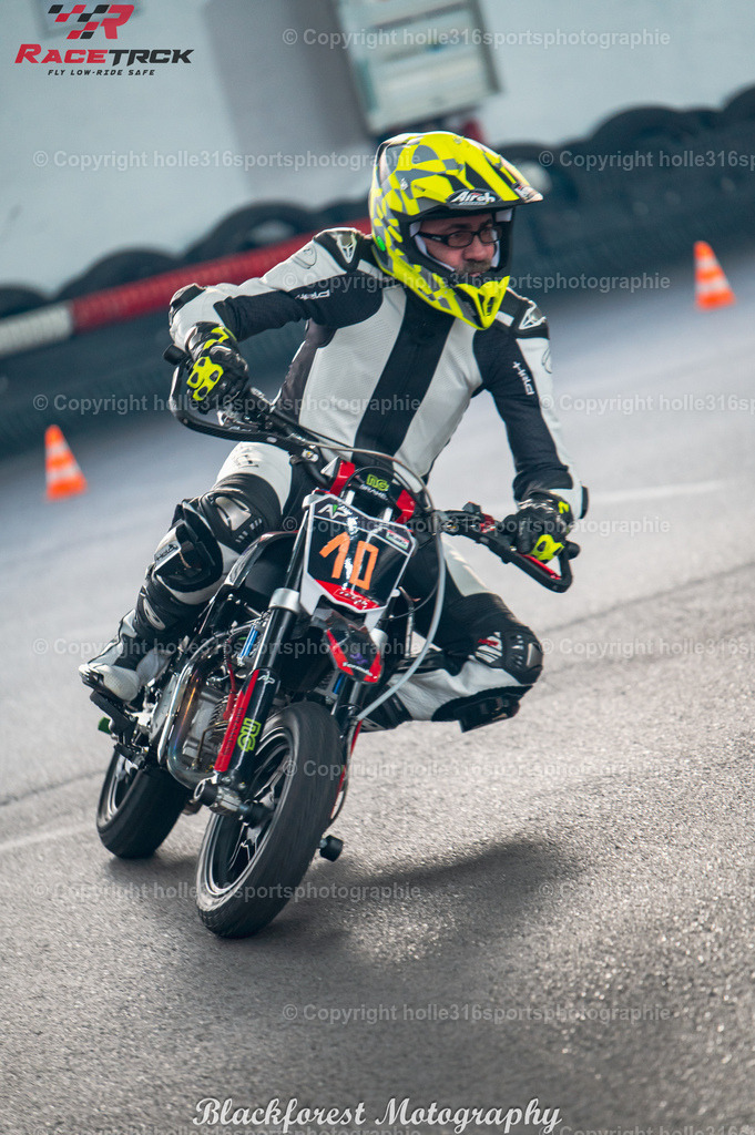 19_01_25racetrck.1127 | Sportfotografie , Motorsport, Motoross, Reitsport, Mointainbike, Enduro,
Landschaft , Outdoor, Eventfotografie, Landschaft, Bilder online bestellen - Realisiert mit Pictrs.com