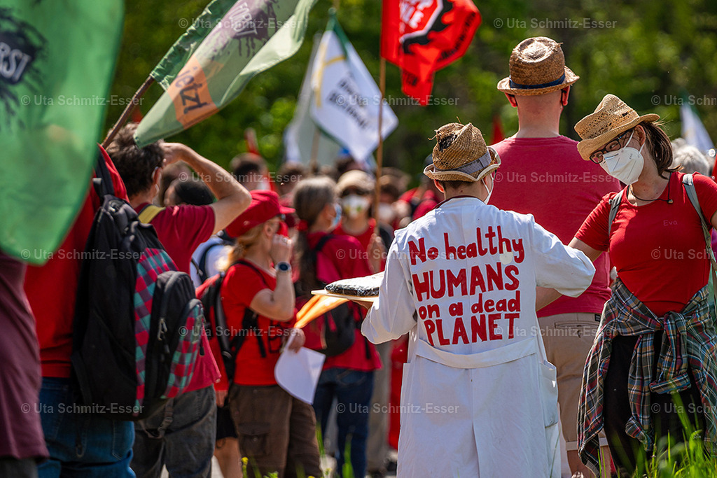 Rote-Linie-Hambach_02 | CEUS Design - Realisiert mit Pictrs.com