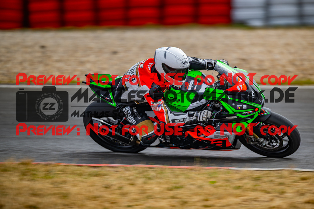 MaZZes_FotoMatrix_230719_1557 | WEISS