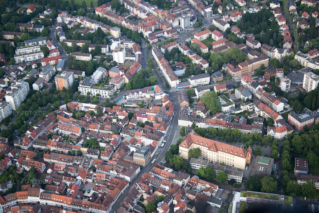 Luftbild: Pfinztalstr im Ortsteil Durlach in Karlsruhe im Bundesland Baden-Württemberg in Deutschland. Foto: IMG_089272.jpg vom 10.06.2016 durch Werner Riehm/FLY-FOTO.de