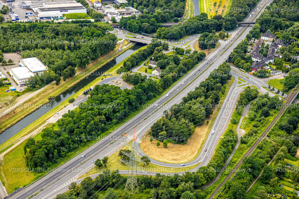 Bottrop240700992 | Luftbild, Autobahn A42 Emscherschnellweg, Anschlussstelle Bottrop-Süd, Fluss Emscher, Süd, Bottrop, Ruhrgebiet, Nordrhein-Westfalen, Deutschland